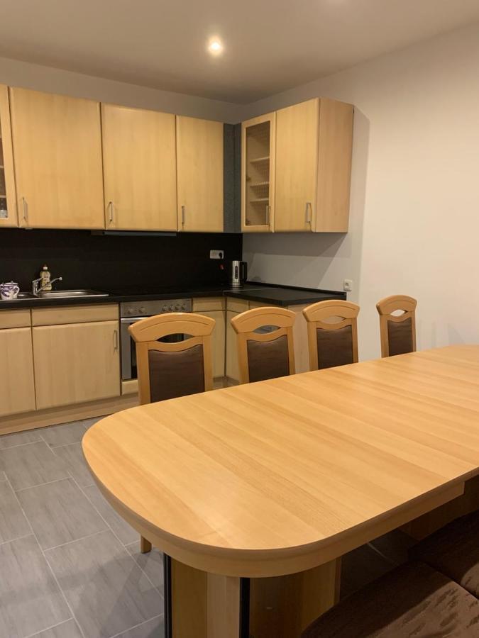Monteurzimmer Oberlistingen Zweibettzimmer Mit 2 Baedern Breuna Eksteriør bilde