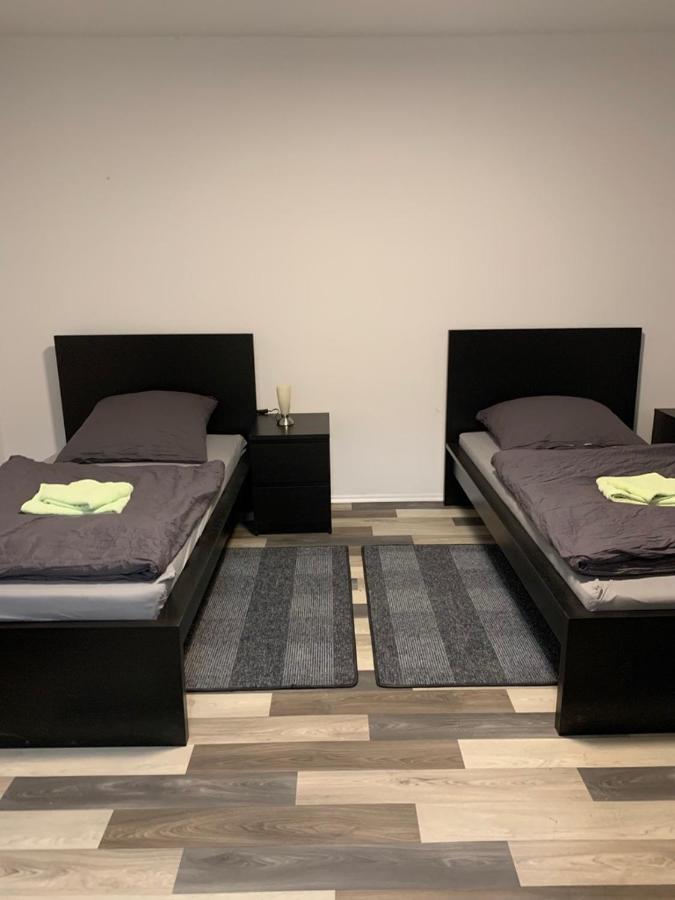 Monteurzimmer Oberlistingen Zweibettzimmer Mit 2 Baedern Breuna Eksteriør bilde