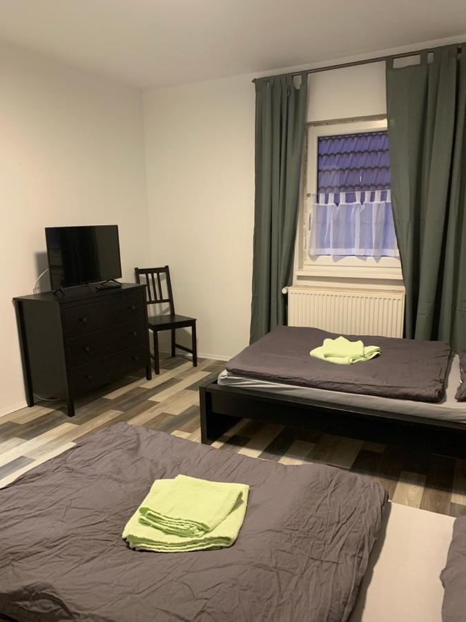 Monteurzimmer Oberlistingen Zweibettzimmer Mit 2 Baedern Breuna Eksteriør bilde